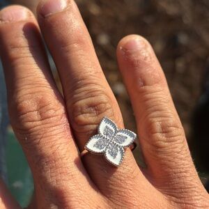 Chic Silver Floral Women's Ring